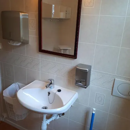 Vaerlandet Gjesteheim Hostel Vaerlandet